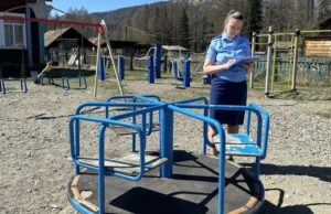 Прокуратура выявила нарушения на детских площадках в Усть-Коксинском районе
