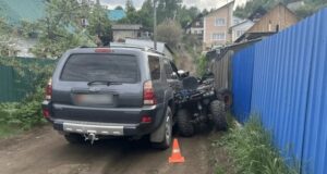 Подросток на квадроцикле врезался в иномарку в Горно-Алтайске Подросток на квадроцикле врезался в иномарку в Горно-Алтайске