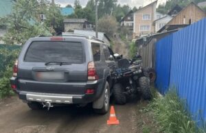 Подросток на квадроцикле врезался в иномарку в Горно-Алтайске
