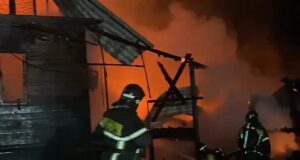 Ночью в Горно-Алтайске произошел крупный пожар