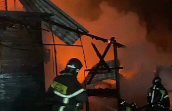 Ночью в Горно-Алтайске произошел крупный пожар