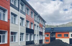 Партдесант «Единой России» проинспектировал капремонт Шебалинской школы имени Л.В. Кокышева AQAD5hFrG4h OUh