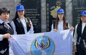 Ученики Теньгинской школы рассказали о героизме жителей Горного Алтая в Санкт-Петербурге