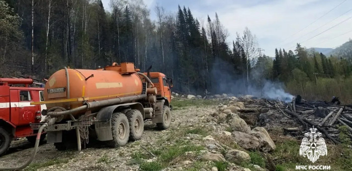 Около Артыбаша потушили лесной пожар