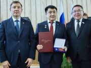 Эжер Малчинов удостоен знака отличия «За безупречную службу в Республике Алтай»