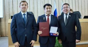 Эжер Малчинов удостоен знака отличия «За безупречную службу в Республике Алтай»