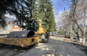 В Горно-Алтайске с опережением графика благоустраивают сквер имени Чорос-Гуркина photo 4