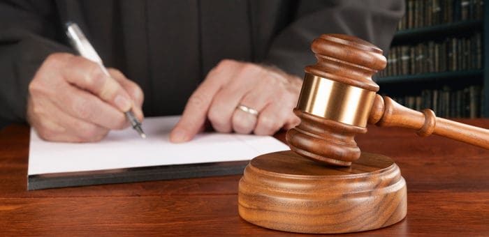 На Алтае автомеханик продал машину клиента и присвоил деньги себе