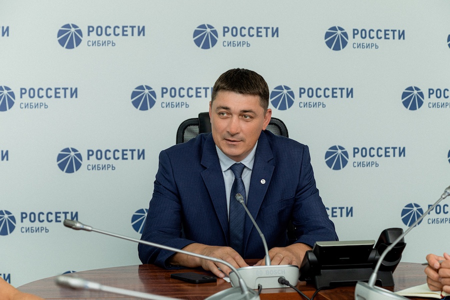 директор производственного отделения «Горно-Алтайские электрические сети» филиала «Алтайэнерго» Роман Мулин
