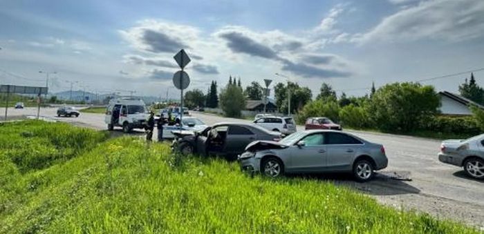 Автоледи из Санкт-Петербурга устроила ДТП с пострадавшими в Майме