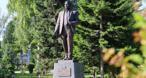 В Горно-Алтайске почтили память Валерия Чаптынова