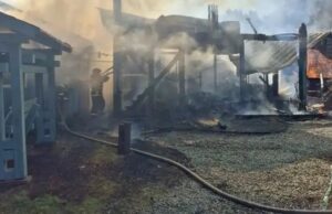 Летние гостевые дома сгорели в Аскате