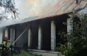 Пожар в двухэтажном доме произошел в Турочаке