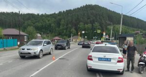 Девушка на иномарке сбила 66-летнего мотоциклиста в Элекмонаре Девушка на иномарке сбила 66-летнего мотоциклиста в Элекмонаре