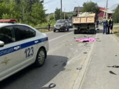 Водитель мопеда погиб под колесами КамАЗа в Горно-Алтайске