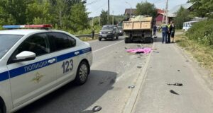 Водитель мопеда погиб под колесами КамАЗа в Горно-Алтайске