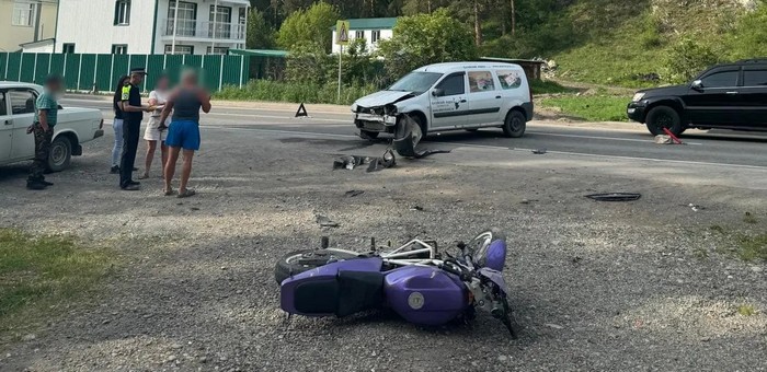 Мотоциклист без прав пострадал в ДТП с «Ладой» в Узнезе
