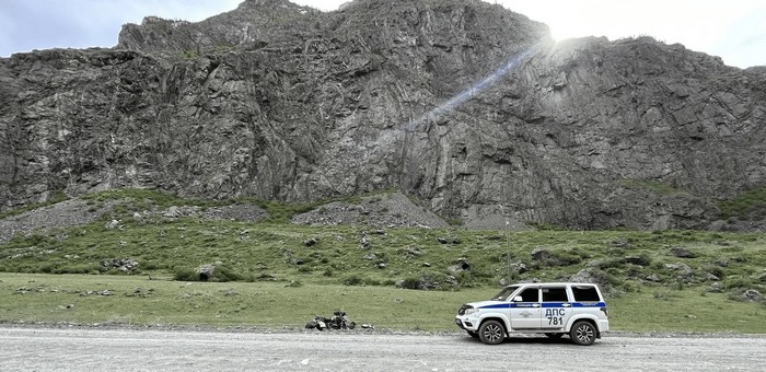 В Чулышманской долине попал в ДТП байкер на BMW