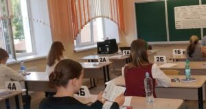 Почти 1500 выпускников сегодня сдают ЕГЭ по математике