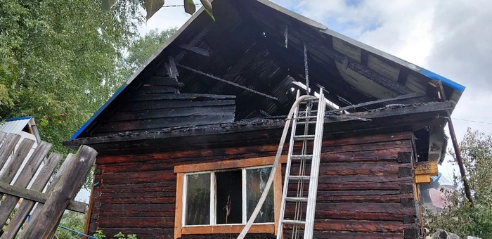 В Горно-Алтайске произошел пожар в жилом доме