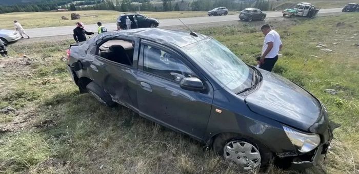 В ДТП в Кош-Агачском районе пострадали пять жителей Казахстана