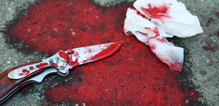 В Верх-Уймоне женщина жестоко зарезала сожителя
