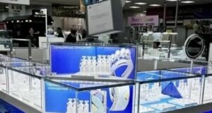 Девушка с Алтая обокрала ювелирный магазин в Новосибирске на 1 млн рублей Девушка с Алтая обокрала ювелирный магазин в Новосибирске на 1 млн рублей