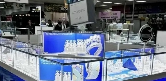 Девушка с Алтая обокрала ювелирный магазин в Новосибирске на 1 млн рублей