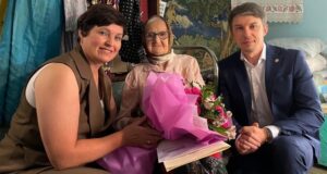 Труженицу тыла из Горно-Алтайска поздравили с 99-летием Труженицу тыла из Горно-Алтайска поздравили с 99-летием