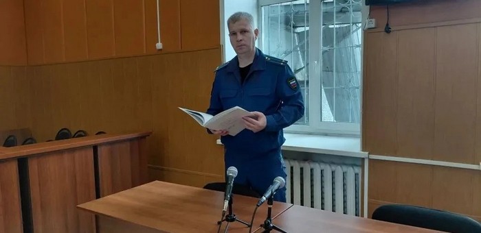 Ударил женщину ножом и угнал автомобиль: рецидивист предстал перед судом в Турочаке