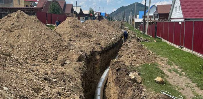 Готовность нового водопровода в Усть-Кане – более 50%