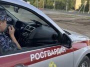 Сотрудники Росгвардии помогли горожанину, потерявшему сознание на улице Сотрудники Росгвардии помогли горожанину, потерявшему сознание на улице