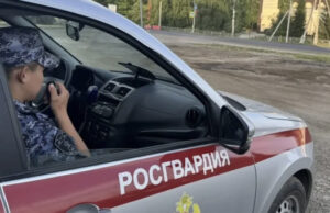 Сотрудники Росгвардии помогли горожанину, потерявшему сознание на улице