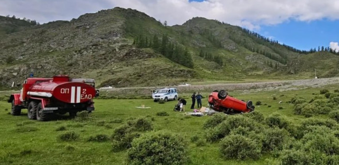 Автоледи врезалась в дорожный знак в Онгудайском районе