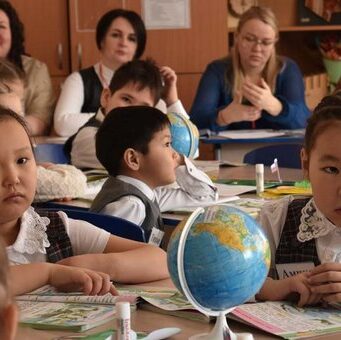 В Республике Алтай определили победителей конкурса «Лучший учитель-2026»
