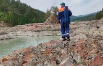 Двоих мужчин унесло течением в Катунь в Майминском районе Двоих мужчин унесло течением в Катунь в Майминском районе