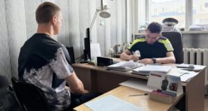 Полицейские задержали мотоциклиста, сбившего женщину в Майме