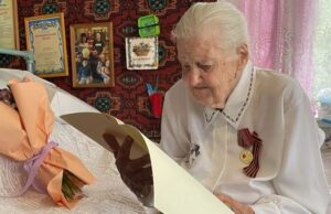 Труженицу тыла из Горно-Алтайска поздравили со 101-летием