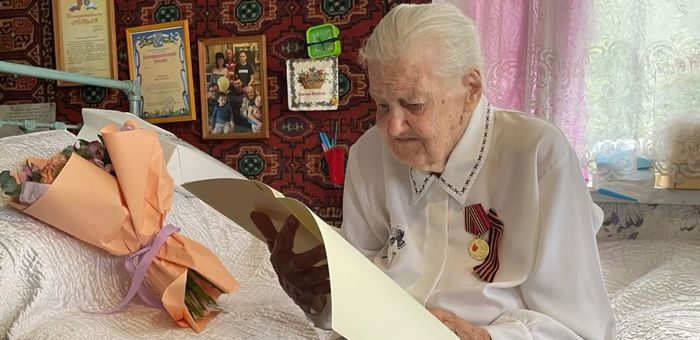 Труженицу тыла из Горно-Алтайска поздравили со 101-летием