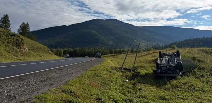 Иномарка перевернулась в Шебалинском районе, автоледи не справилась с управлением