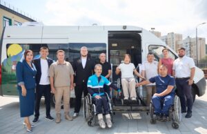Курорт «Манжерок» передал обществу инвалидов адаптированный микроавтобус 507A0283 resized