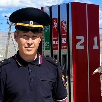 Скрывавшегося от приставов должника по алиментам нашли в очереди за бензином