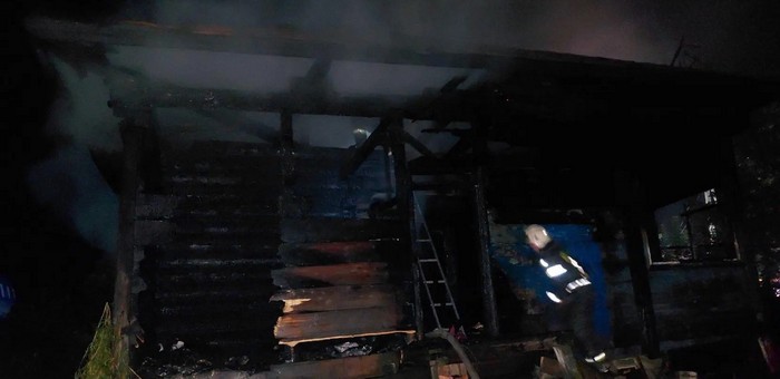 Пожар в Горно-Алтайске: горел дом на улице Пушкина