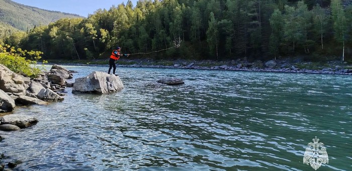 Тело утонувшего в Катуни мужчины до сих пор не нашли