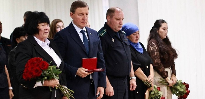 Семье погибшего пограничника передали Орден Мужества