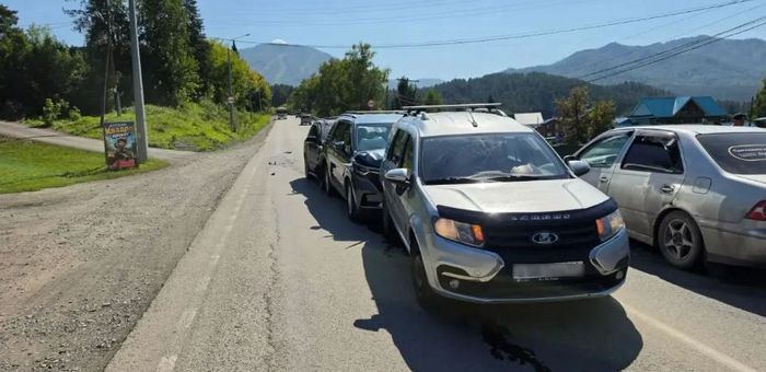 В ДТП с тремя автомобилями в Манжероке пострадали два человека
