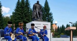 Обновленный сквер имени Григория Чорос-Гуркина открыли в Горно-Алтайске