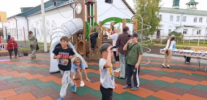Новую детскую площадку открыли в Майме