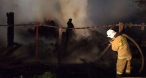 Пожар в Турочакском районе: жилой дом, веранда и дровяник горели в Усть-Пыже