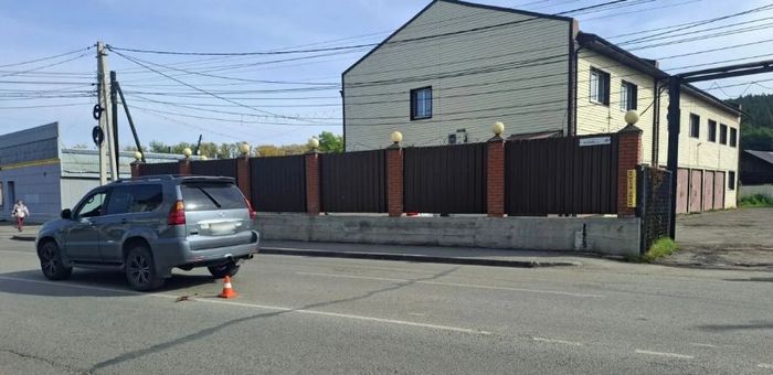 В Горно-Алтайске иномарка сбила 88-летнего пешехода, он получил тяжелые травмы